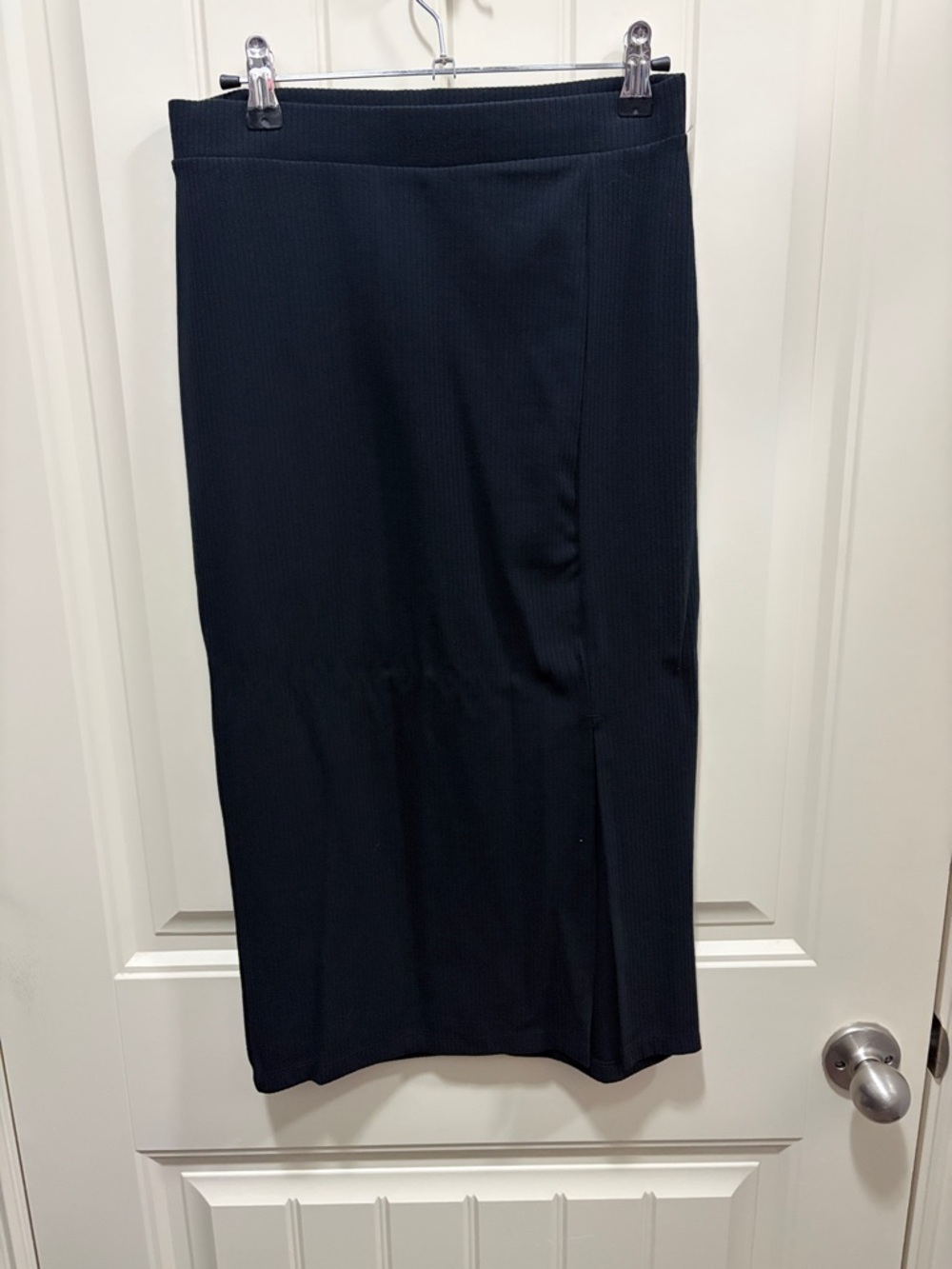Classic Black Women's Ribbed Midi Skirt